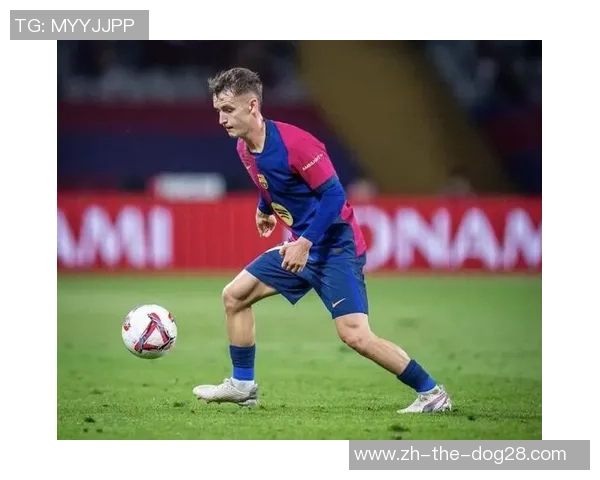 每体：休息日卡萨多到巴萨体育城加练，弗里克对其十分欣赏